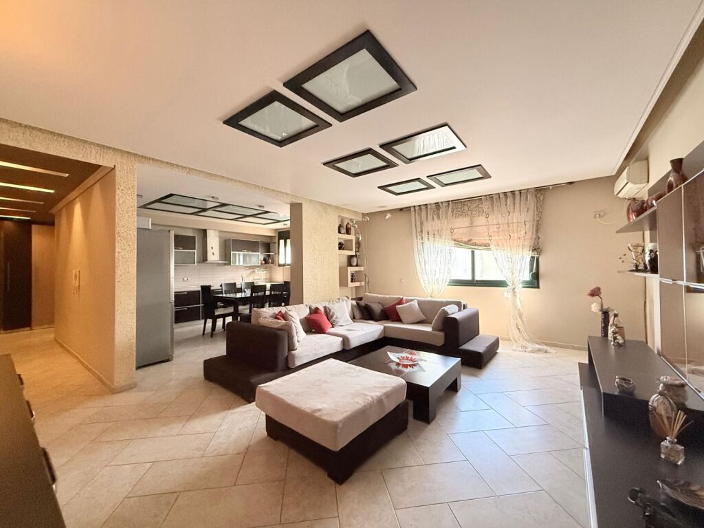 Apartament me qera 2+1