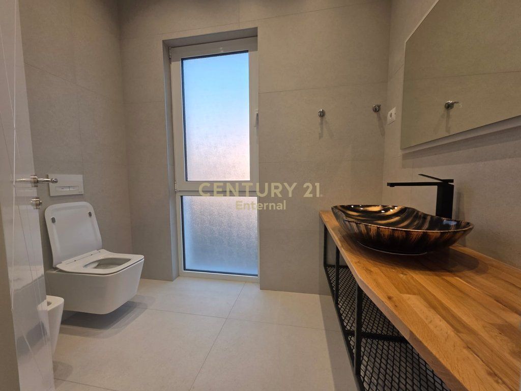 Two-story villa for rent in Fresk