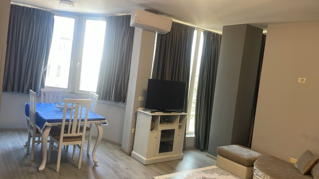 🏡 Jepet me Qira Apartament 2+1 📍 Rruga e Elbasanit, pranë Fakultetit të Ekonomisë💶 800 Euro/Muaj