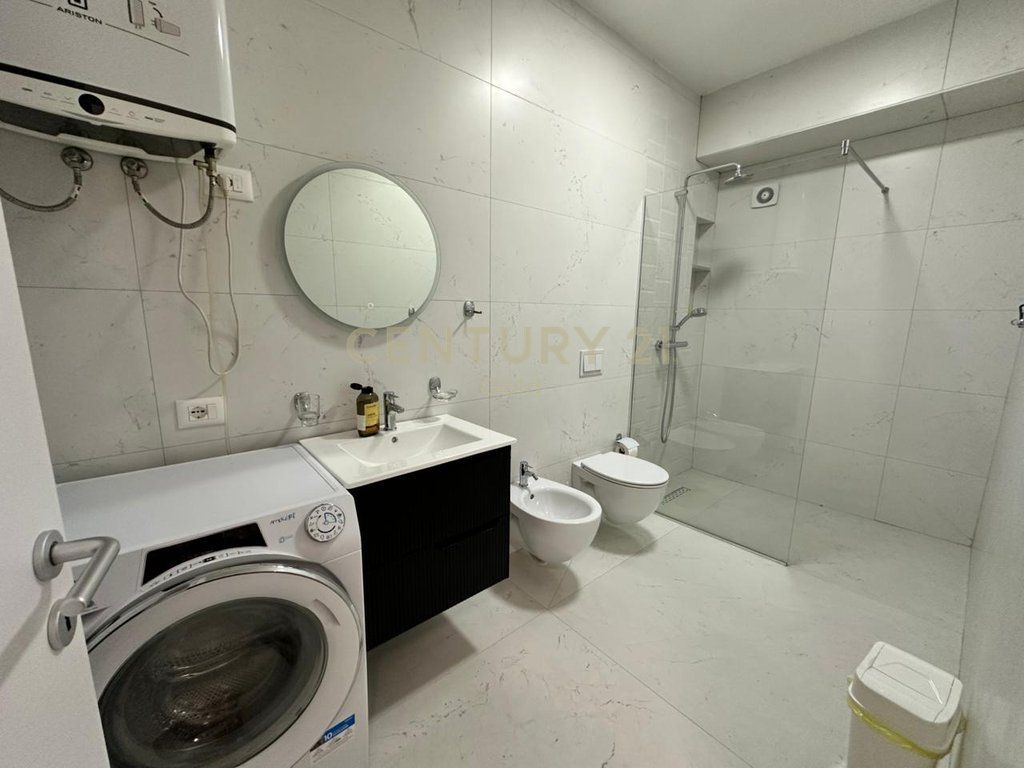 FOR RENT MODERN APARTMENT 2+1+2 + PARKING SPACE NEAR THE NEW MARKET! 1,300 €