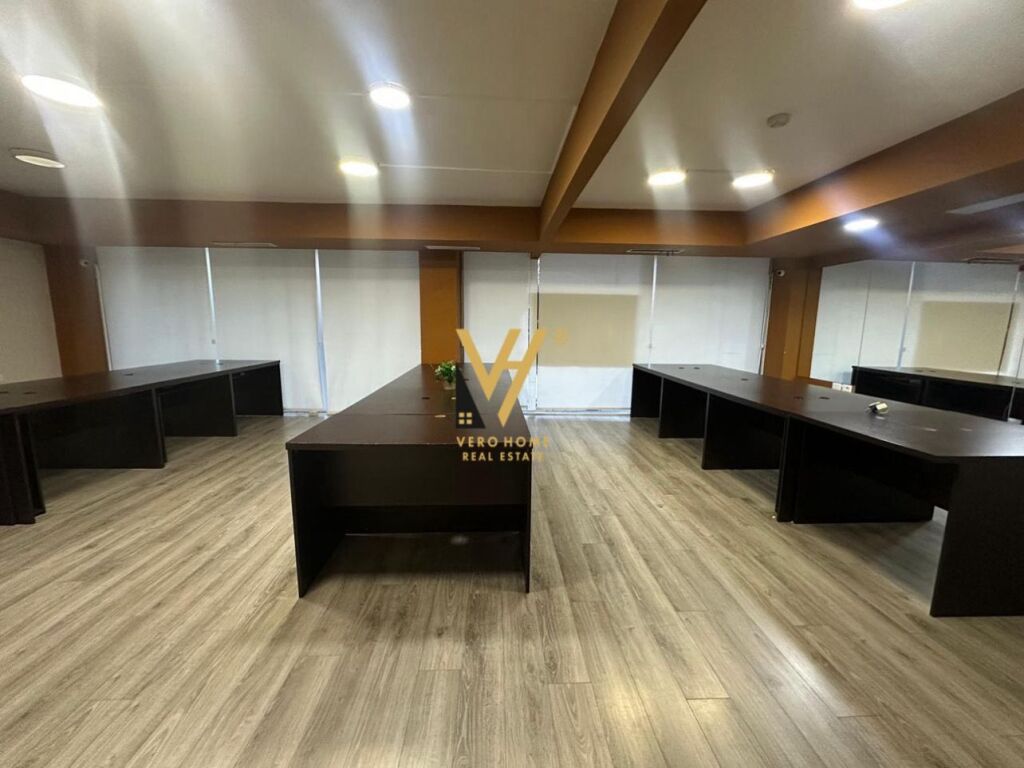 OFFICE 200 M2 FOR RENT AT WILLSON SQUARE 300,000 LEKE