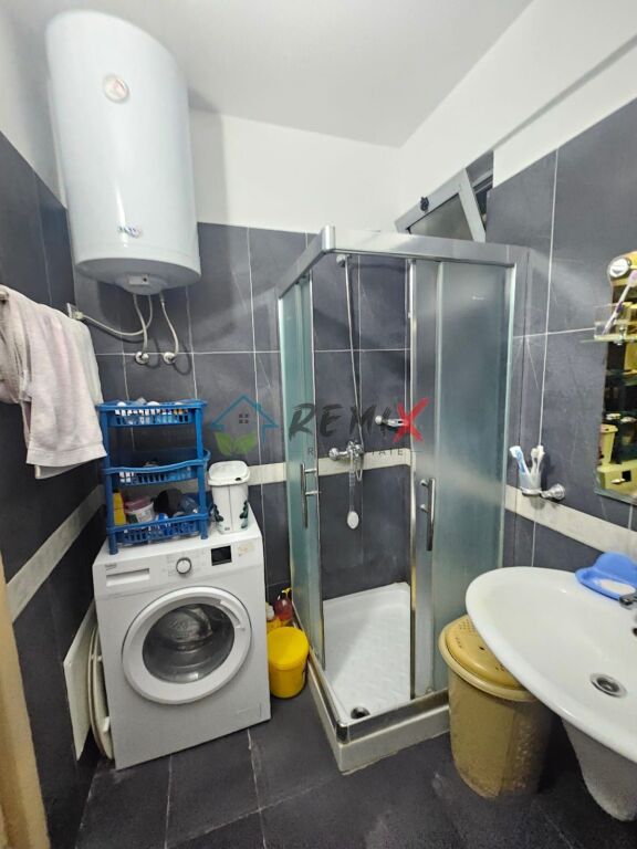 🏡 APARTMENT 1+1 FOR SALE – BEACH, NEAR HOTEL PALACE, DURRËS