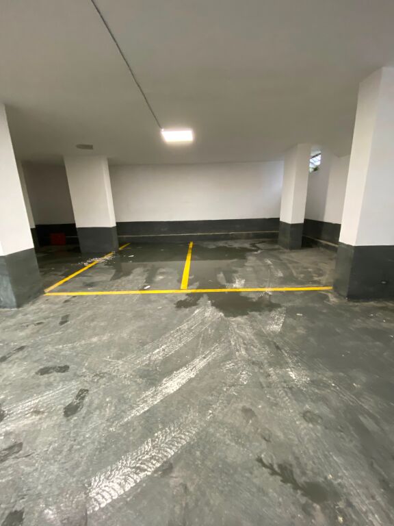 Shiten 8 post parkime, Kazazi Durres