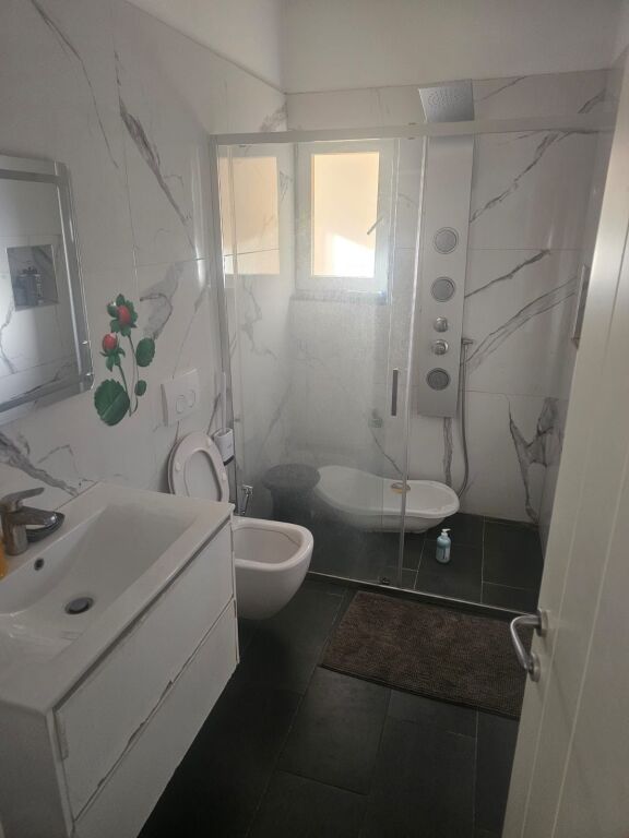Apartament 2+1 per qera Drejtoria e pergjithshme e policise !