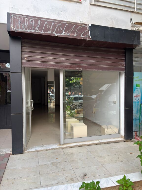 Premises for rent Commune of Paris