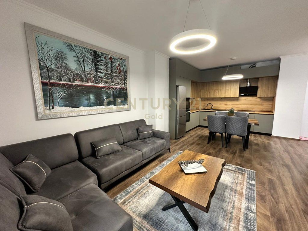 FOR RENT MODERN APARTMENT 2+1+2 + PARKING SPACE NEAR THE NEW MARKET! 1,300 €