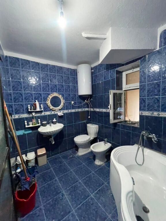 🏡 Shitet Apartament 2+1 prane 📍  Hotel Coloseo 📍Vendodhja: Rruga Viktor Hugo 💶 Çmimi: 163.000€ - Więcej