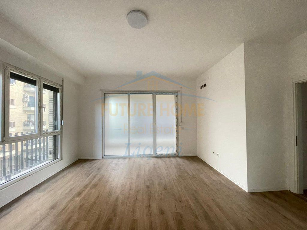 For sale, Apartment 3+1, Fusha e Aviacionit 250,000 €