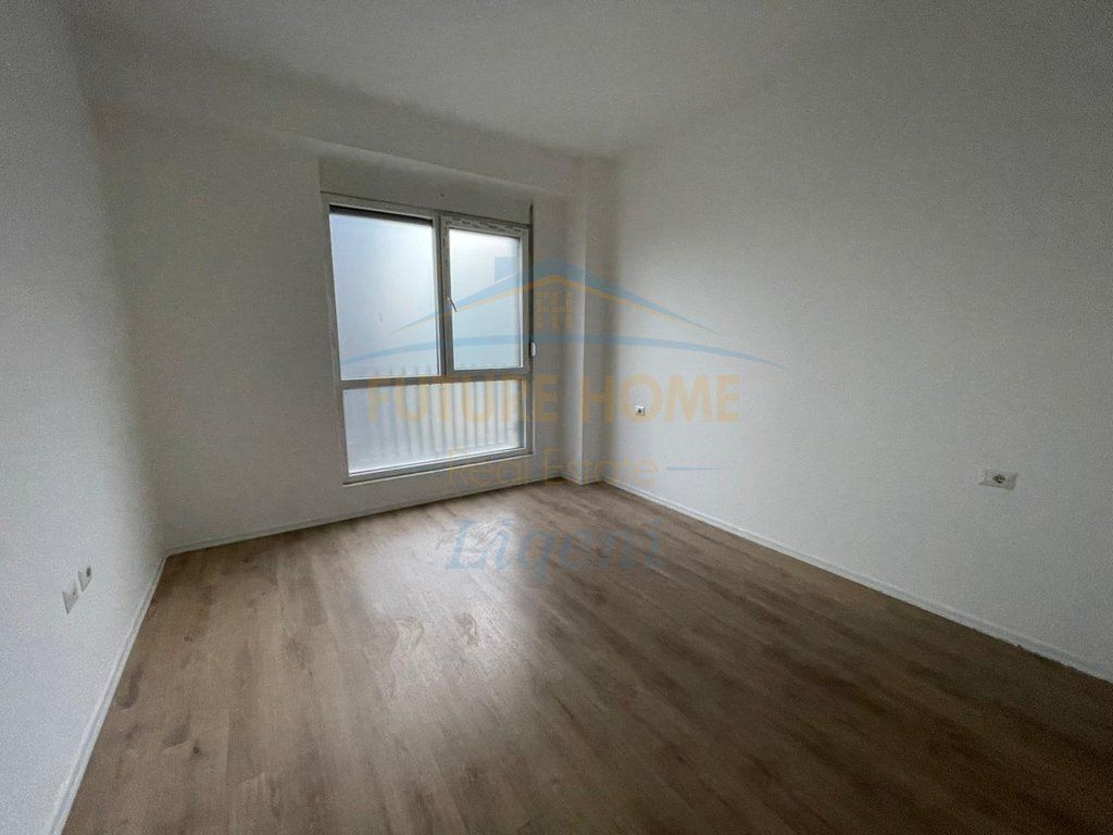 For sale, Apartment 3+1, Fusha e Aviacionit 250,000 €