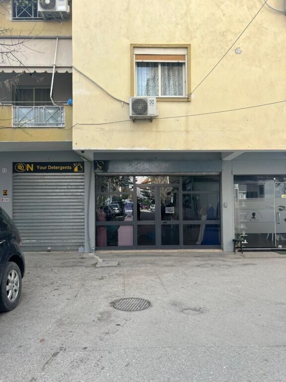 Rent | Ambjent Biznesi | Komuna e Parisit | 530 €/month