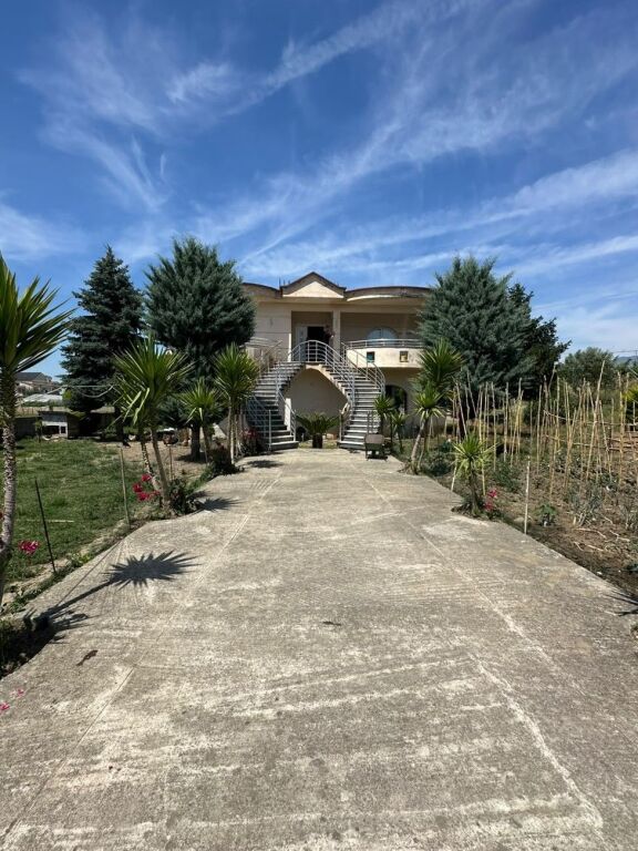 🏡 **2-Storey Villa for Sale near Univers City**