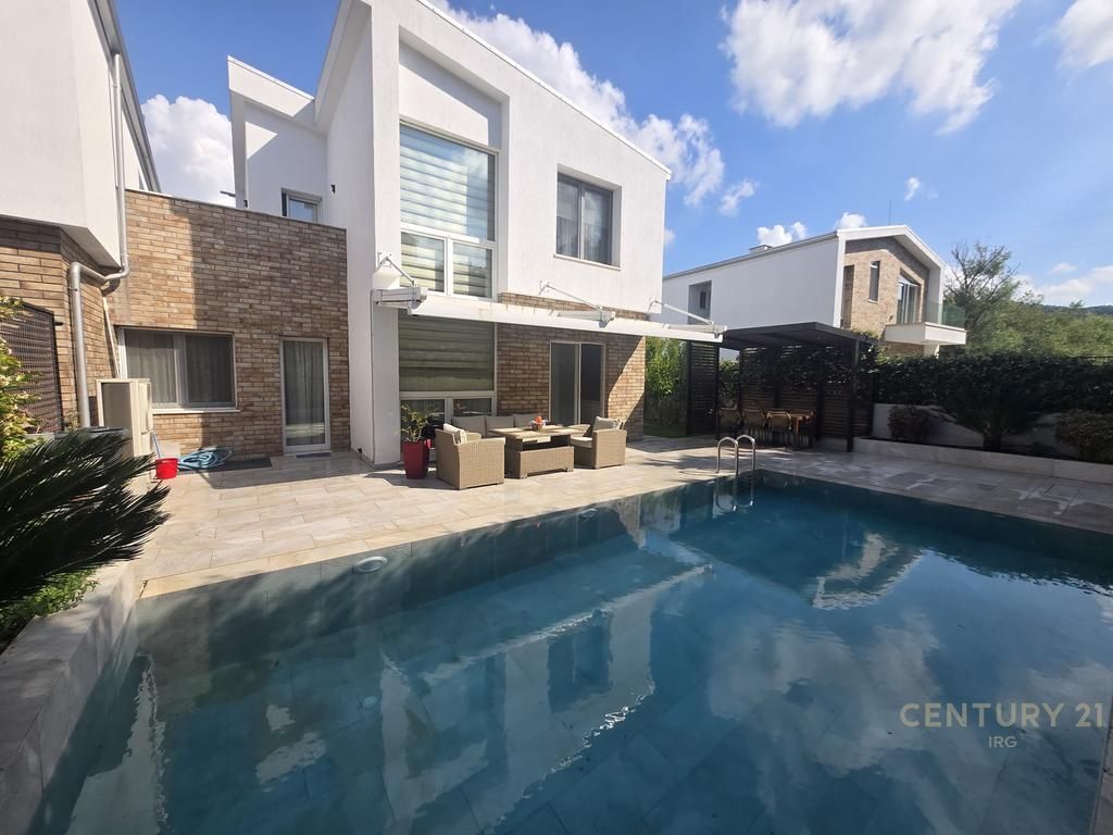 Villa con piscina in affitto nella Residenza Elysium, Mjull-Bathore!