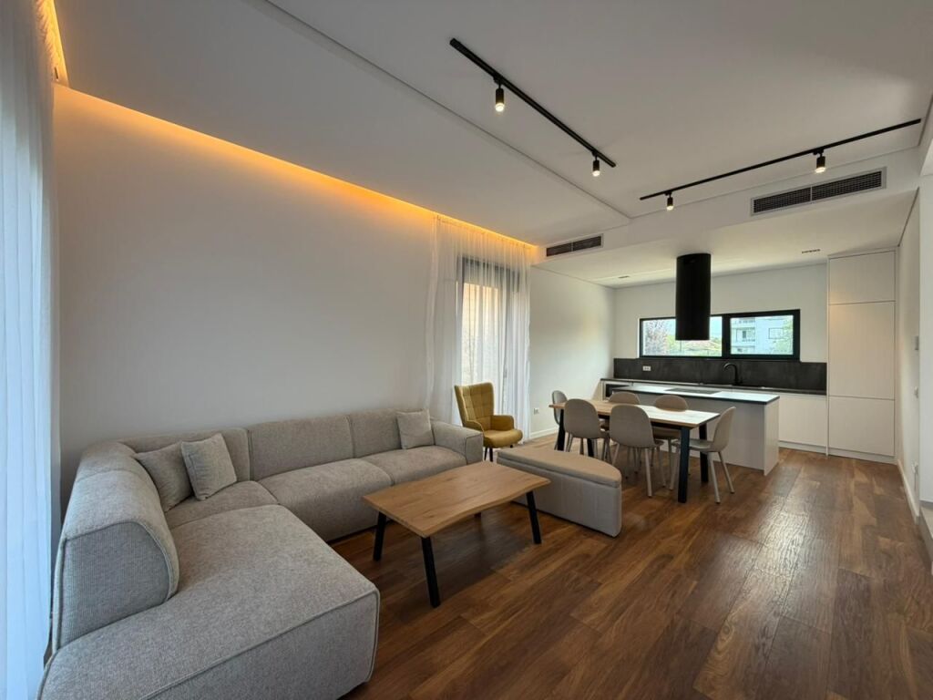 Individual villa with swimming pool for rent in Mullet near TEG.  