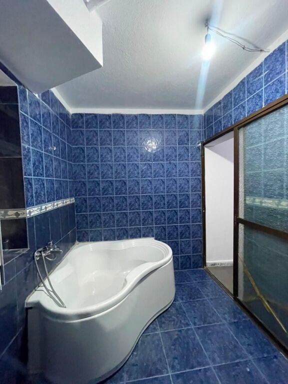 🏡 Appartamento 2+1 in vendita vicino a 📍  Hotel Coloseo 📍Posizione: Via Viktor Hugo 💶 Prezzo: 163.000€