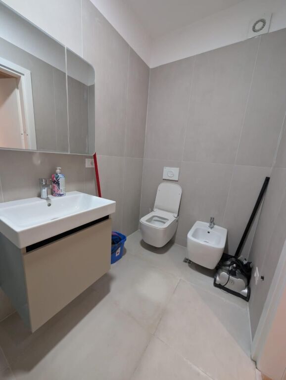 Apartment 2+1 for rent at Komuna e Parisit