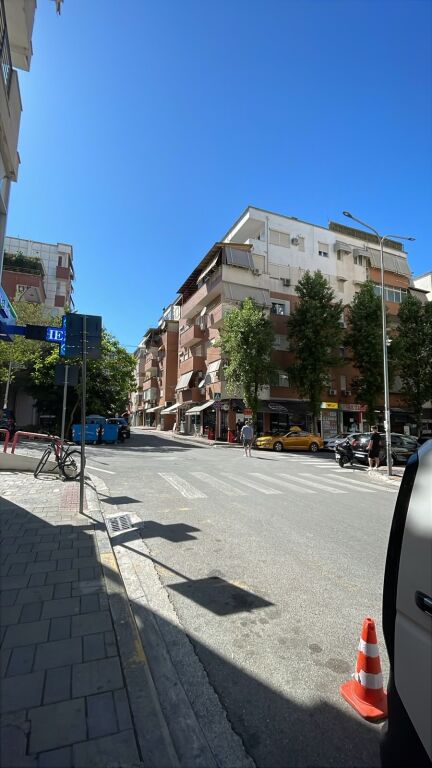 Shop for rent open Space in Komuna e Parisit