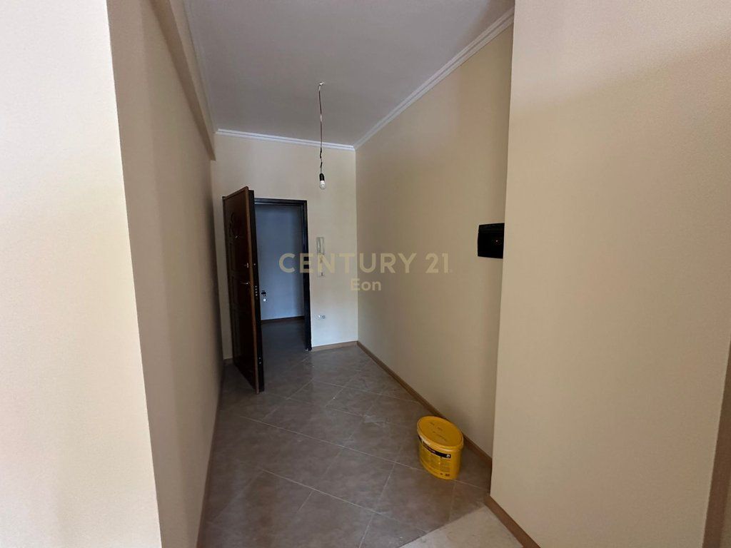 VENDIAMO 2 APPARTAMENTI 2+1 E 1+1 DIREZIONE DELLA POLIZIA, DURRES !