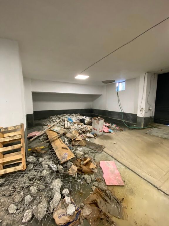 Shiten 8 post parkime, Kazazi Durres