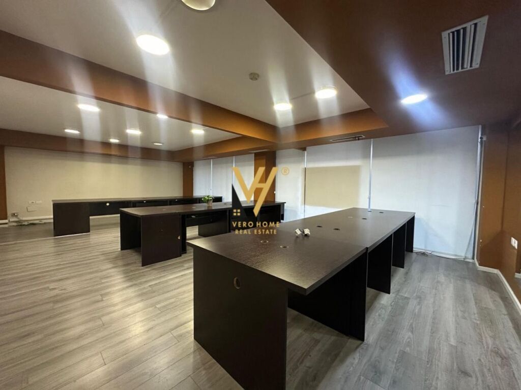 OFFICE 200 M2 FOR RENT AT WILLSON SQUARE 300,000 LEKE