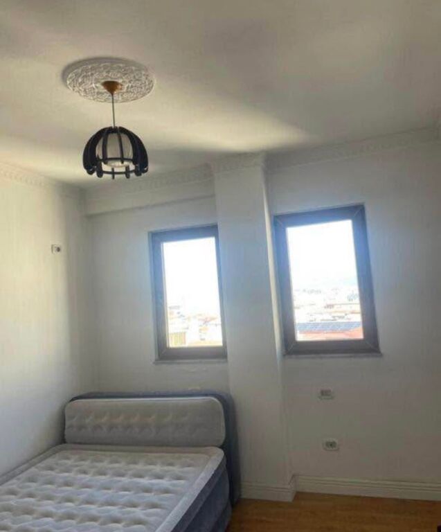JEPET ME QIRA 2+1+1 KODRA E DIELLIT 65.000 LEKE