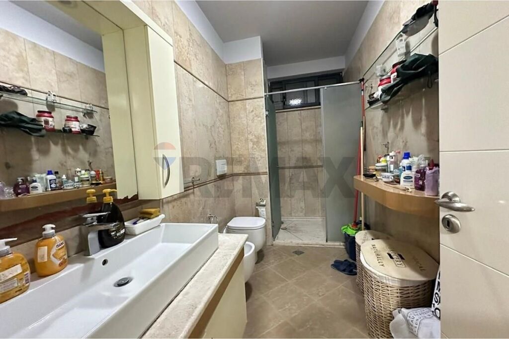 Apartment 3+1+2 for sale in Lapraka!