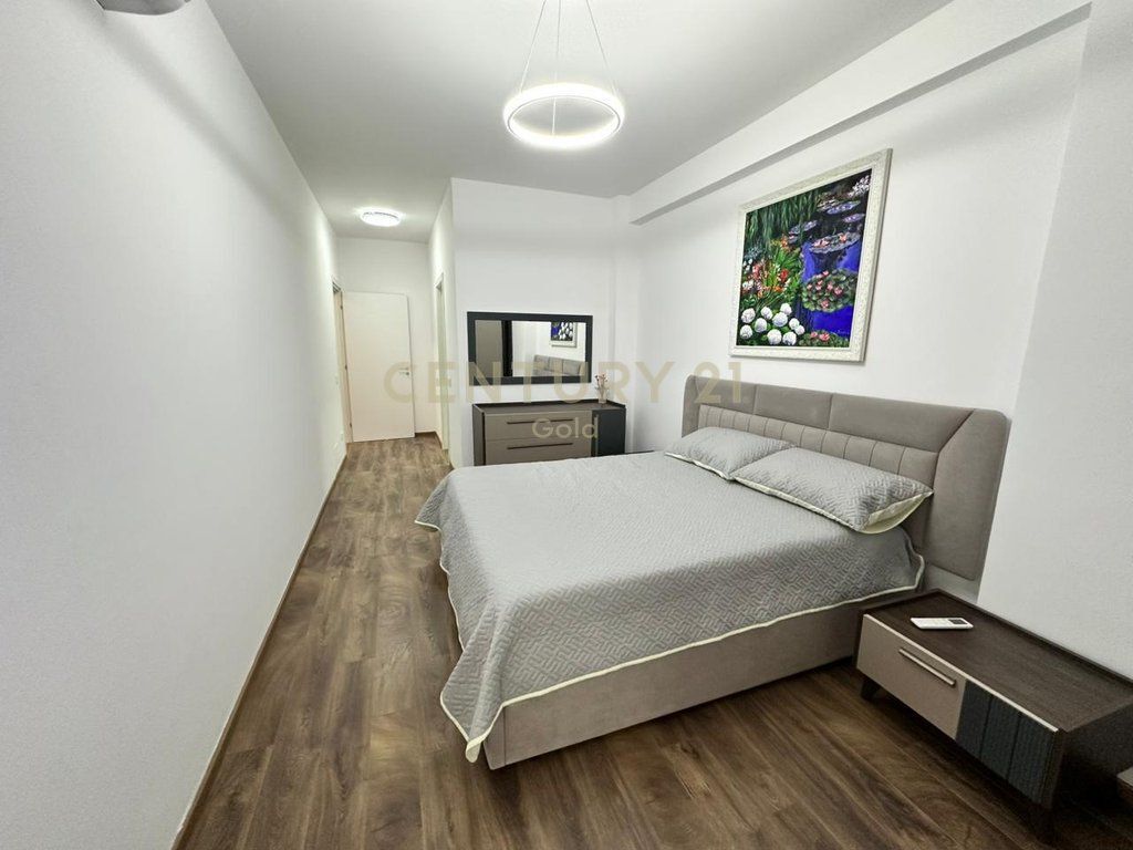 FOR RENT MODERN APARTMENT 2+1+2 + PARKING SPACE NEAR THE NEW MARKET! 1,300 €
