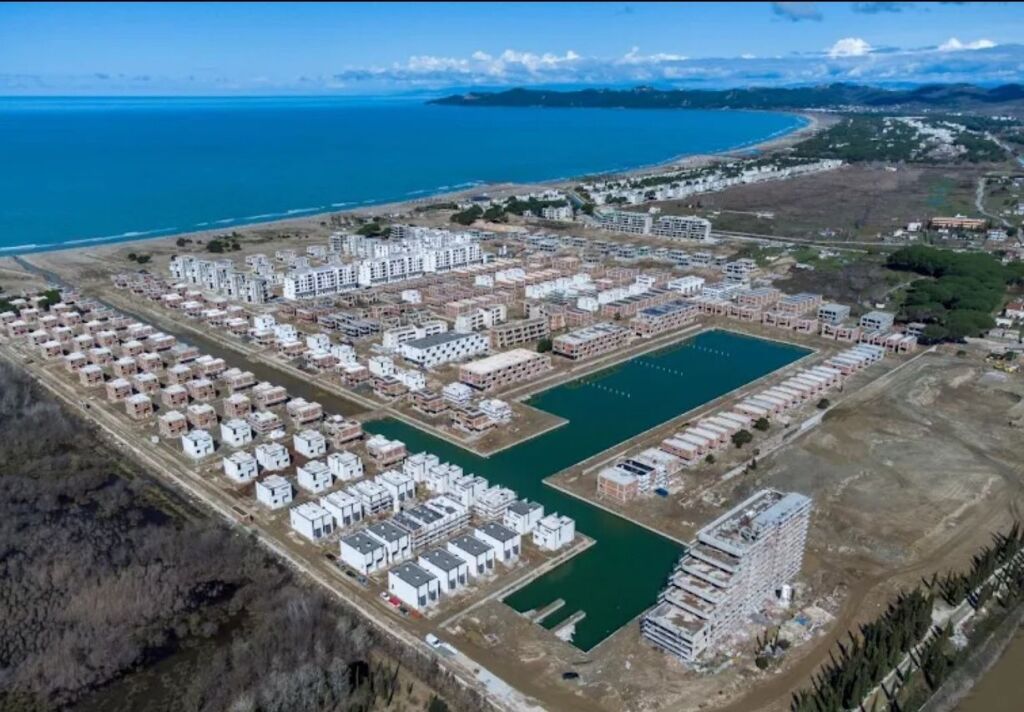 🏡 Apartment 1+1 for Sale – Gjiri i Lalzit, Turquoise Marina