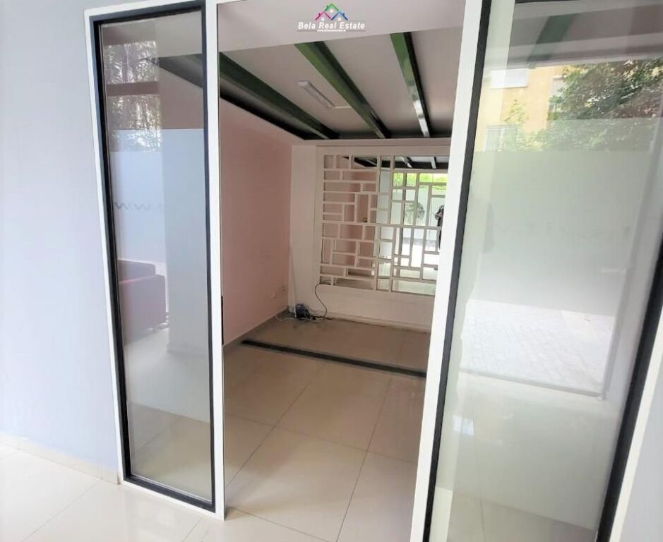 Zyre Me Qera Tek Rruga e Kavajes (ID BZ2987) Tirane