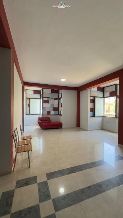 Ufficio in Affitto in Via Durazzo (ID BZ2744) Tirana