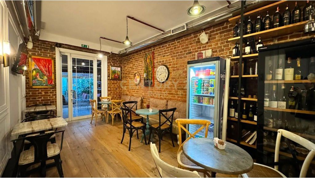 BAR-CAFFÈ IN AFFITTO VICINO A MYSLYM SHYRI