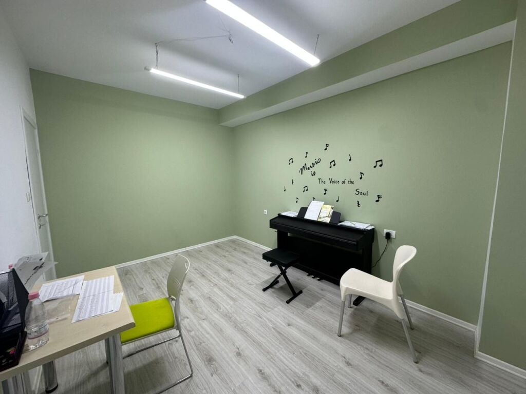 Office space for rent at LSI in Bllok.