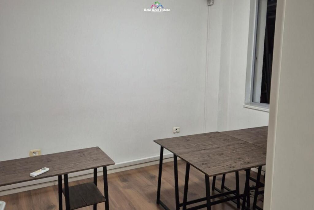 Ufficio in Affitto 4+1 Vicino a Via Kavaja (ID BZ290) Tirana