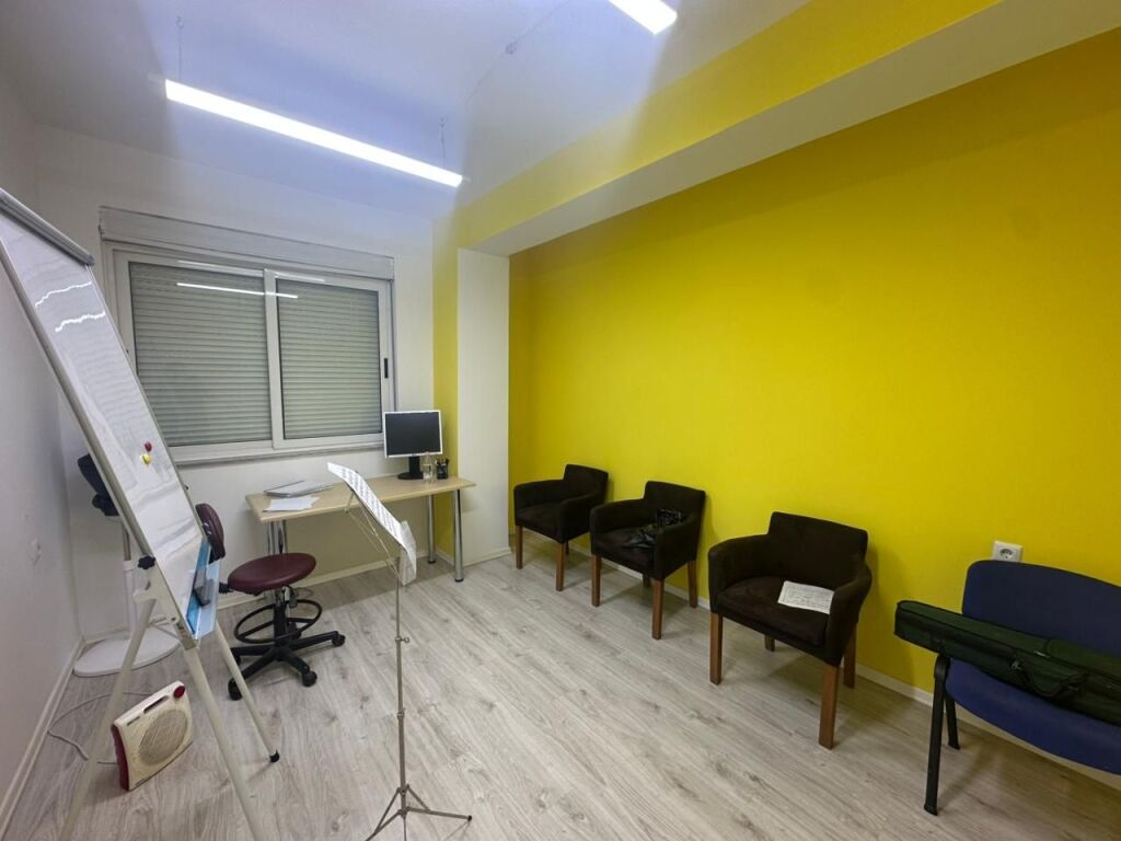 Office space for rent at LSI in Bllok.