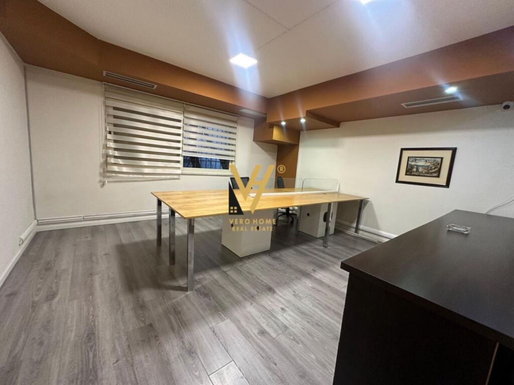 OFFICE 200 M2 FOR RENT AT WILLSON SQUARE 300,000 LEKE