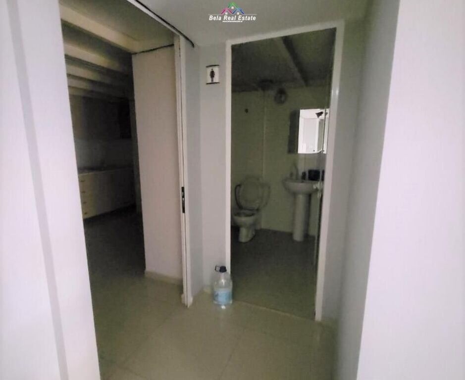 Zyre Me Qera Tek Rruga e Kavajes (ID BZ2987) Tirane