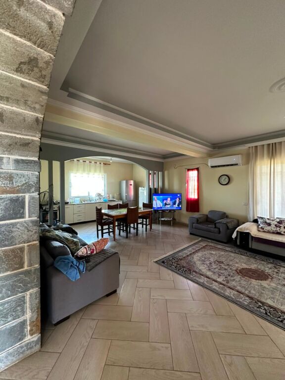 🏡✨ VILLA SU DUE PIANI IN VENDITA VICINO A UNIVERS CITY – OPPORTUNITÀ DI INVESTIMENTO RARA! ✨🏡