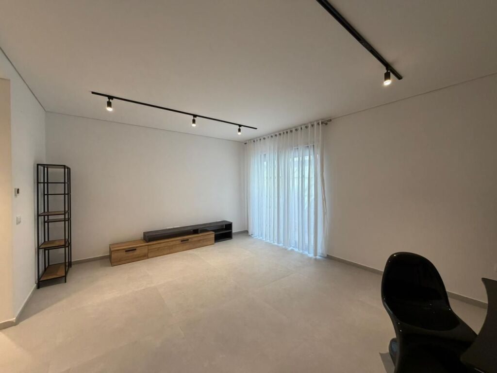Individual villa with swimming pool for rent in Mullet near TEG.  