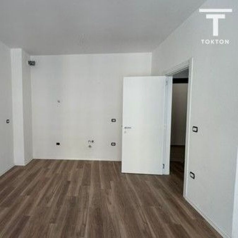 FOR SALE, 2+1 APARTMENT, OLD SAUK, TIRANA