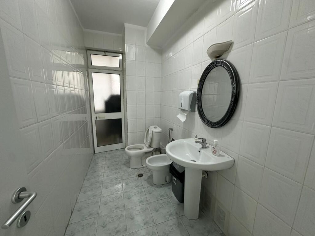 Office space for rent at LSI in Bllok.