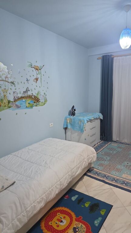 APARTAMENT 2+1 PËR QERA TE KOMPLEKSI TOM DOSHI (SHKOZË)