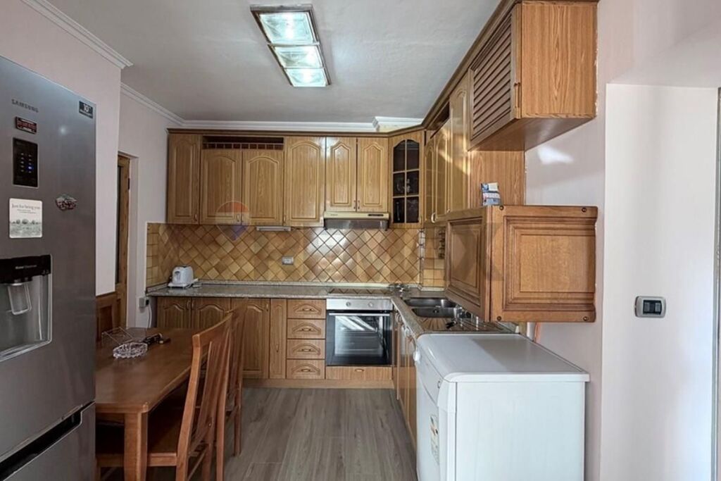 Apartament - Për Shitje - Fusha Ali Demi, Tiranë