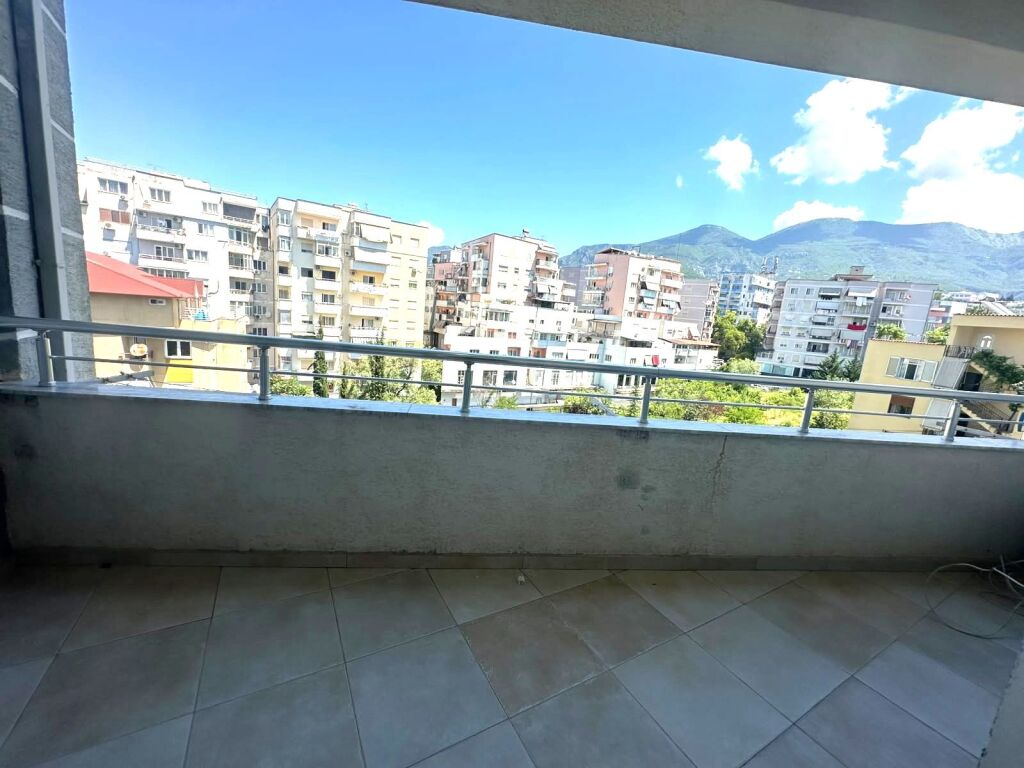 APPARTAMENTO 2+1+BALCONE IN AFFITTO VICINO ALL'ANELLO DI FRESKU