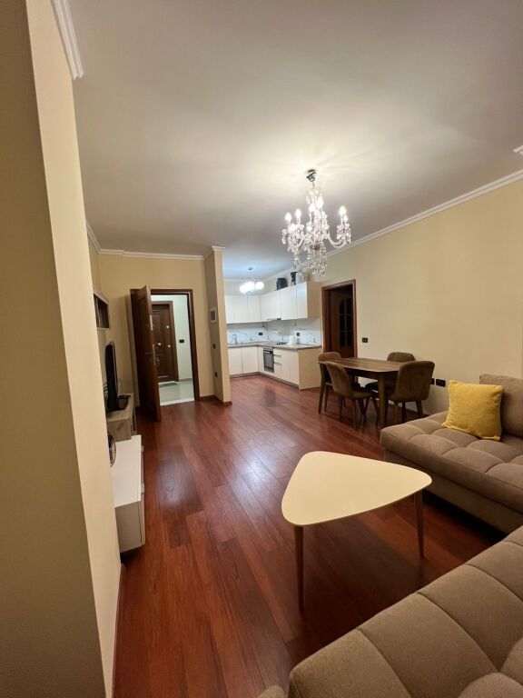 Jepet me qera apartament 2+1 i mobiluar tek Ministria Jashteme