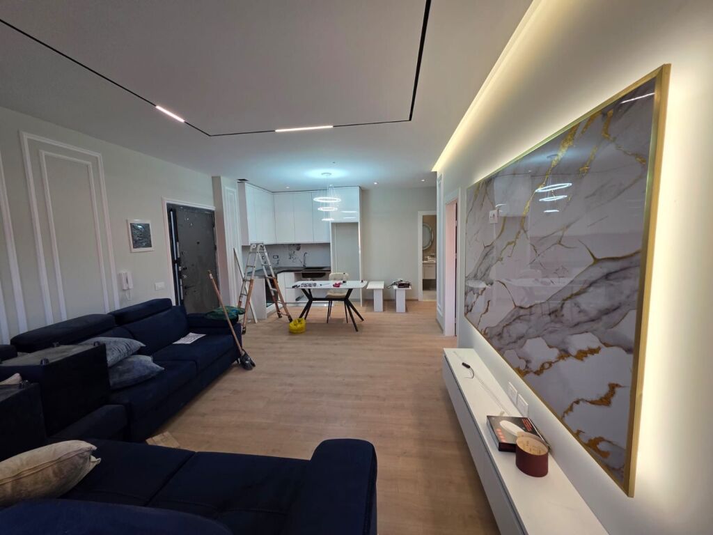 Jepet me qira 1+1 Rruga 5 Maji pas Concord Center 600€