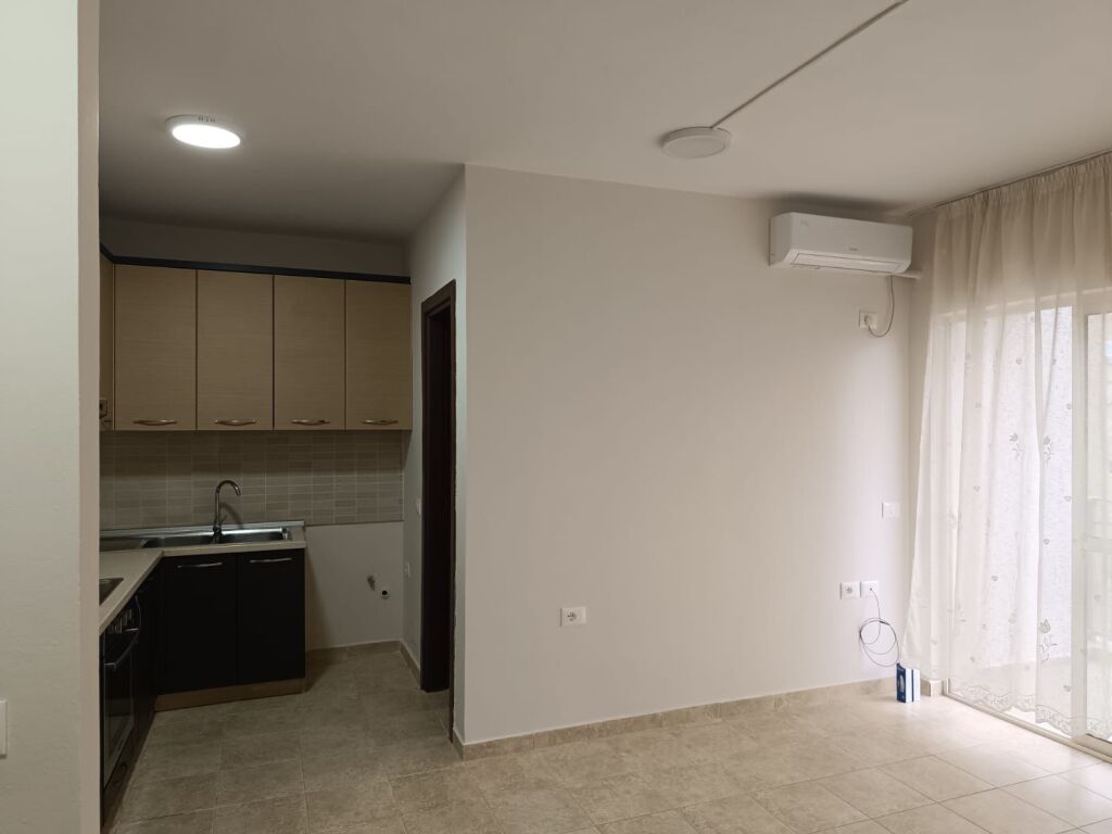 🏡 Jepet me qira apartament 1+1 📍 Vendndodhja: Ish Fusha e Aviacionit 💰 Çmimi: 40.000 Lekë/muaj