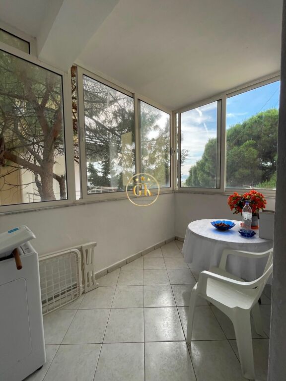 🏡 Apartament Me Qera 1+1 + Ballkon Pranë Majestic Shkembi Kavajes