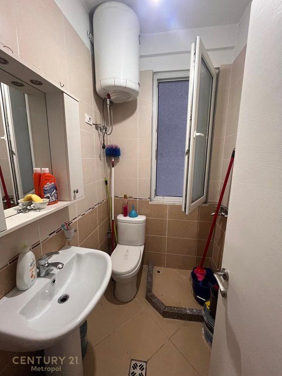 Apartment 2+1 for sale at Komuna e Parisit 295,000 €