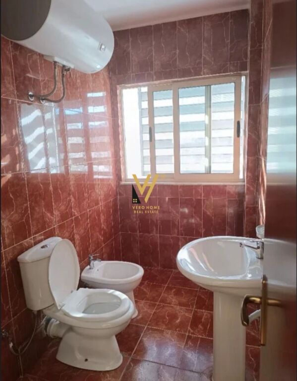 JEPET APARTAMENT 1+1+BLK ME QIRA TE ISH FUSHA E AVIACIONIT 40.000 LEKE