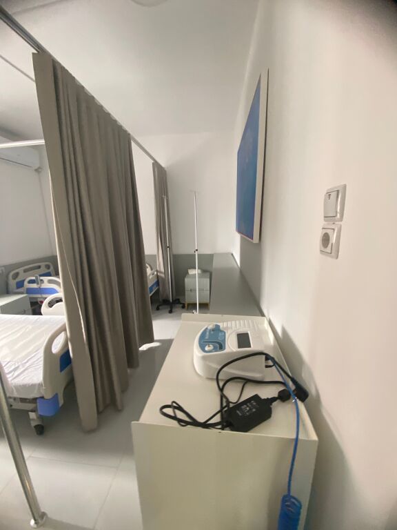 🏥 Jepet me qera klinikë moderne me standarte europiane – Fier Lagja 16 prilli (Pas Shkolles Petro Sota)