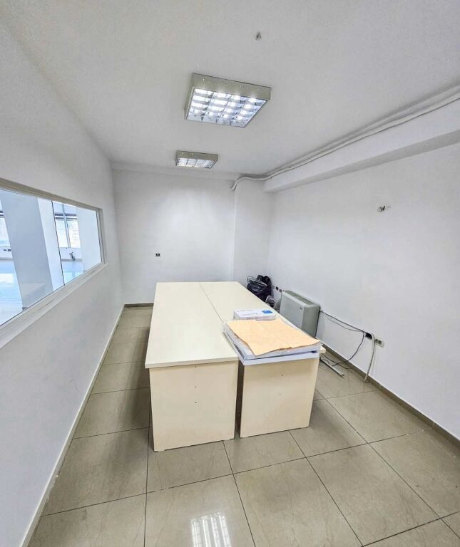 Qera | Ambjent Biznesi | Rruga e Dibrës | 2600 €/muaj